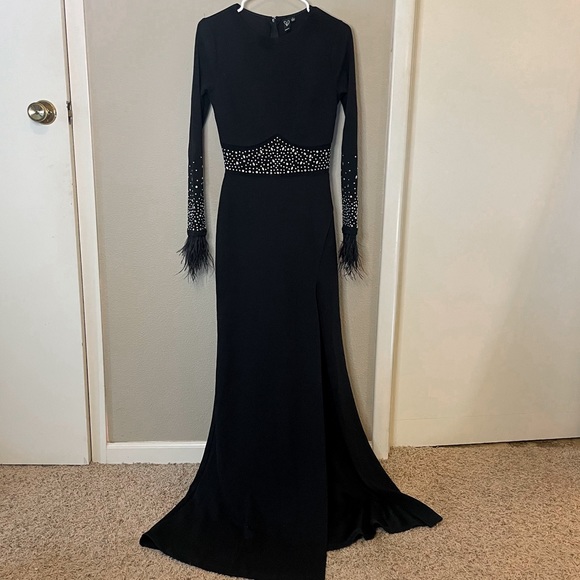 Windsor gown rhinestone feathers - Picture 2 of 8